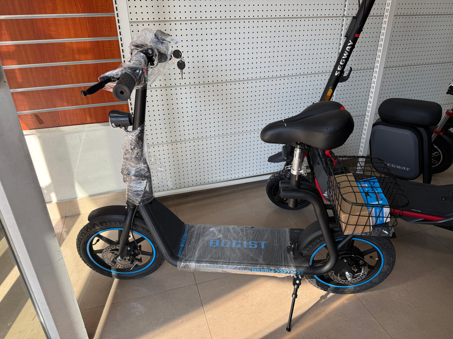 Bogist M5 Elite Elektromos Roller (500W, 40km/h) - 1 év Garancia